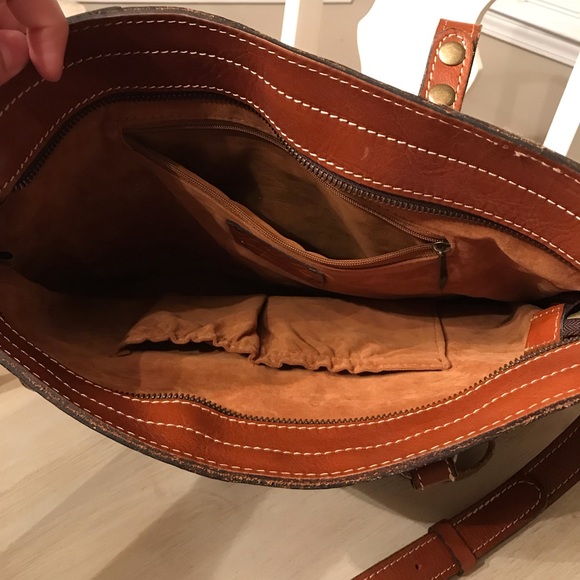 Patricia Nash Italian Leather Crossbody - Picture 4 of 5